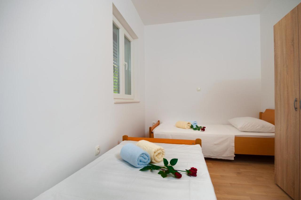 Dana Apartment *